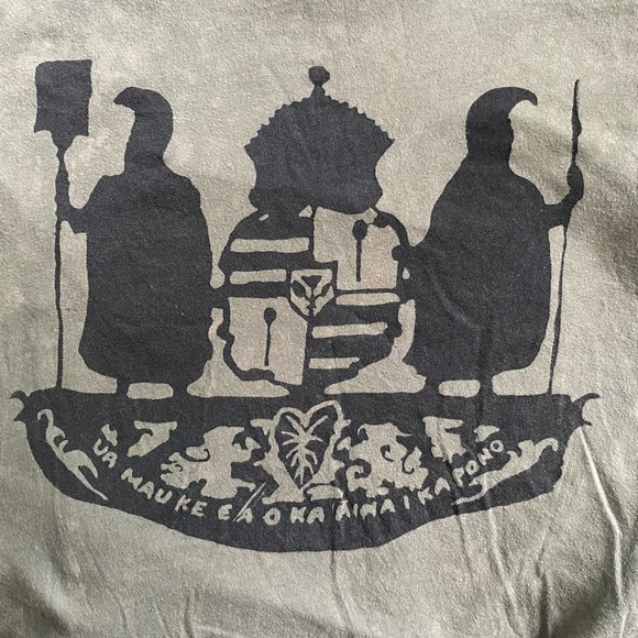 Hawaiian Hawaii Coat of Arms Crop T-shirt Small - Picture 2 of 5